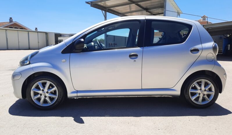 TOYOTA AIGO 1.0 5 PORTE pieno