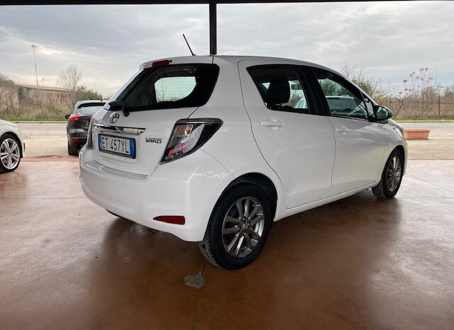 TOYOTA YARIS 1.4 D 5 PORTE pieno