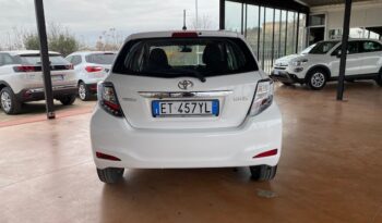 TOYOTA YARIS 1.4 D 5 PORTE pieno