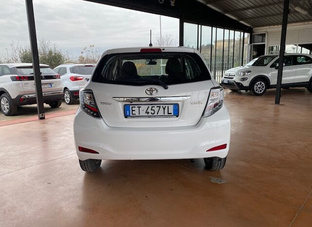 TOYOTA YARIS 1.4 D 5 PORTE pieno