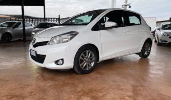 TOYOTA YARIS 1.4 D 5 PORTE pieno