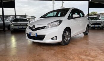 TOYOTA YARIS 1.4 D 5 PORTE pieno