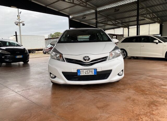 TOYOTA YARIS 1.4 D 5 PORTE pieno